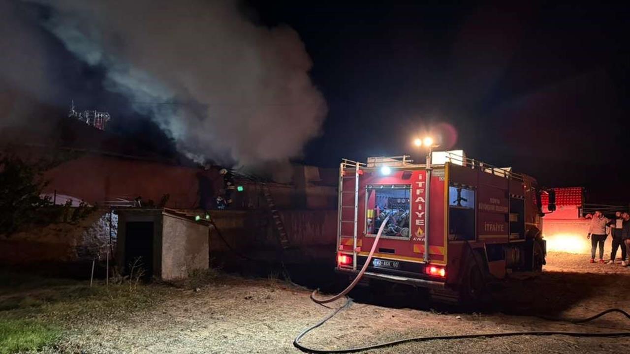 Kulu'da Müstakil Evde Yangın: Bitişikteki Eve Sıçradı