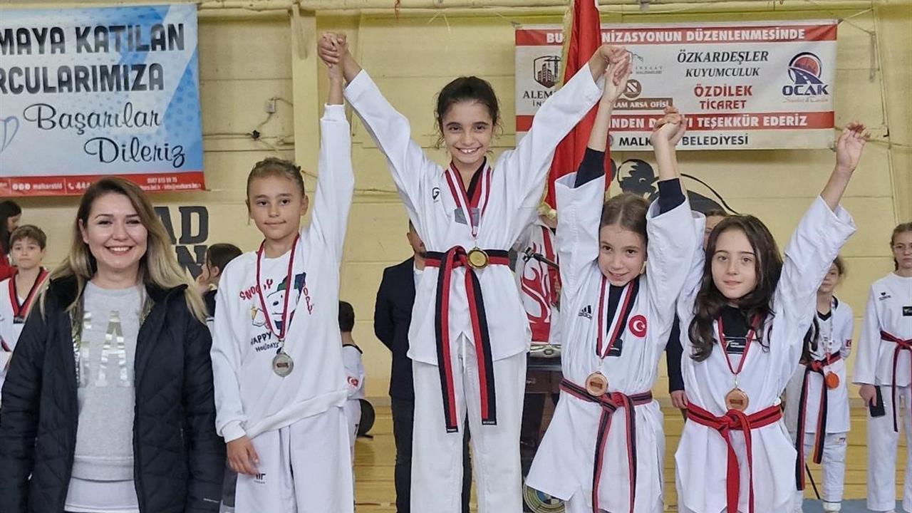 Körfezli Tekvandocular Balkan Kupası'nda 3 Altın Madalya Kazandı