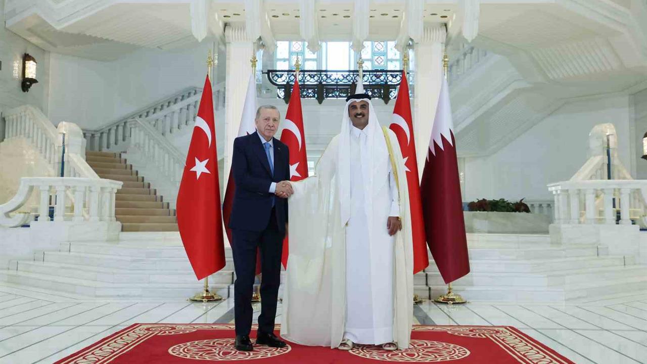 Cumhurbaşkanı Erdoğan Doha'da Resmi Törenle Karşılandı