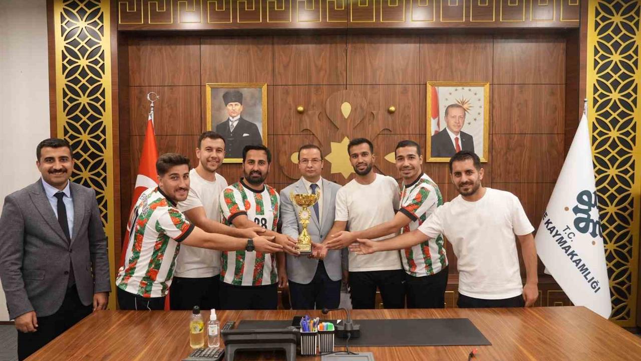 Cizre Kaymakamı Baycar, Şampiyon Takımları Ağırladı