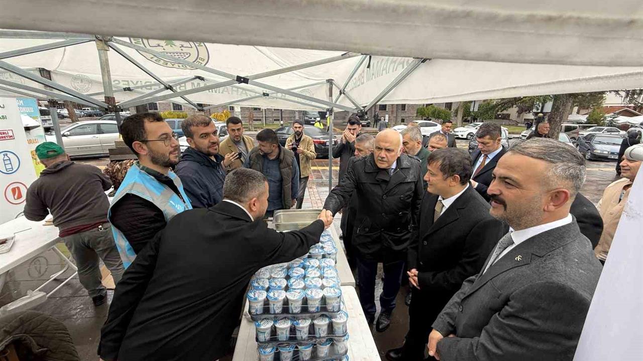 Kızılcahamam'da Gazze'ye Kardeşlik Köprüsü Yardım Sergisi Açıldı