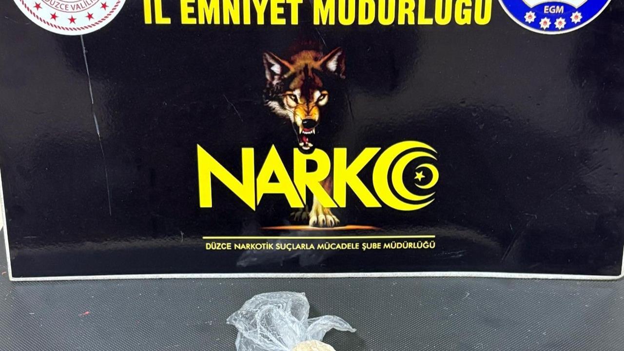 Düzce'de Uyuşturucu Operasyonu: 2,6 Kilogram Ele Geçirildi