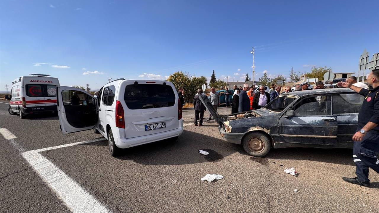 Cenaze Yolu Kazası: 3 Yaralı