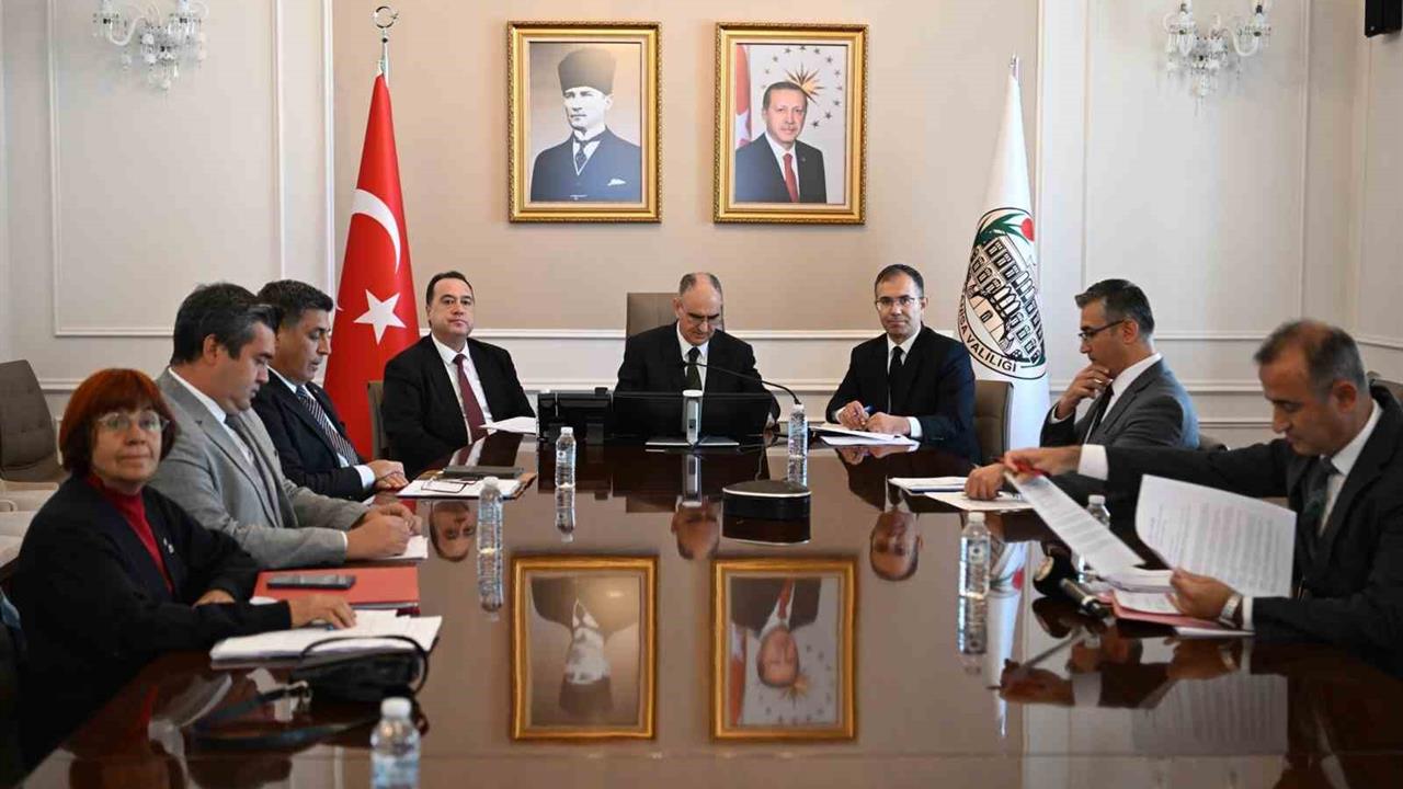 Manisa'da Sahipsiz Hayvanlar İçin Toplantı Yapıldı