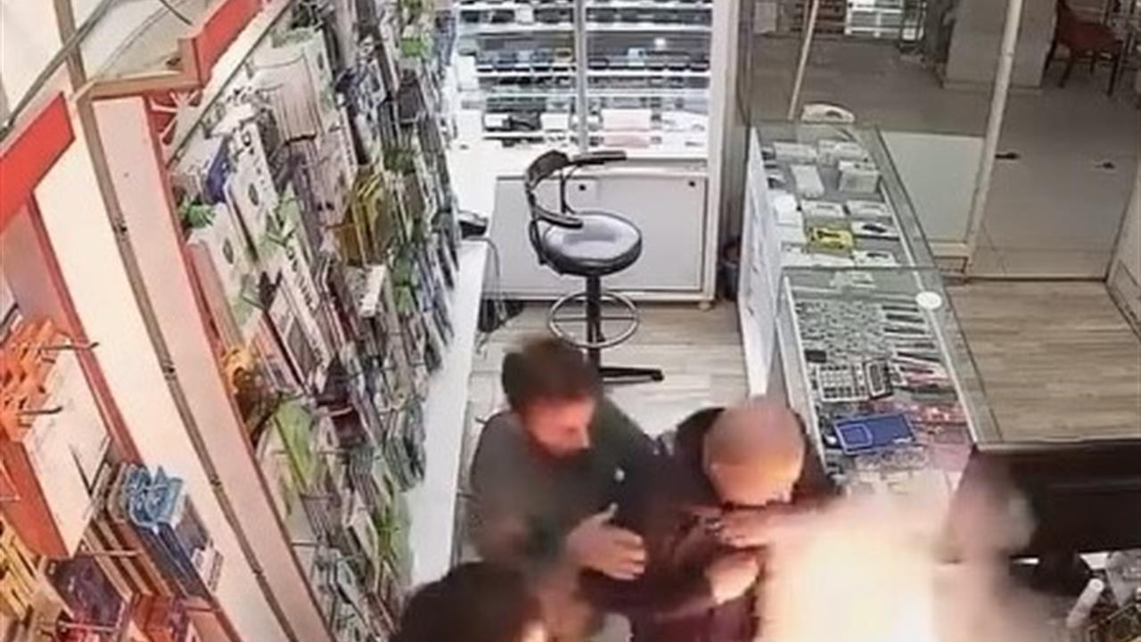 Van'da Cep Telefonu Bataryası Patladı: O Anlar Kamerada