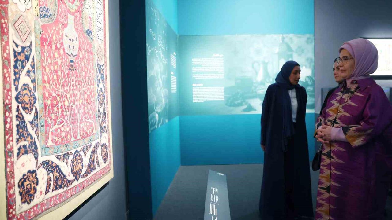 Emine Erdoğan, Doha'da İslam Eserleri Müzesi'ni Ziyaret Etti