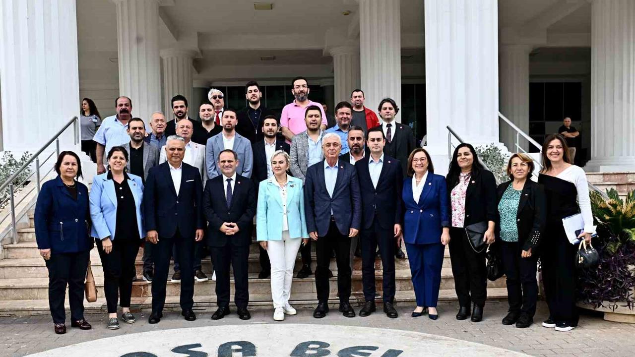 Muratpaşa Belediye Başkanı Uysal: "Kapsayıcı bir yönetim anlayışımız var"