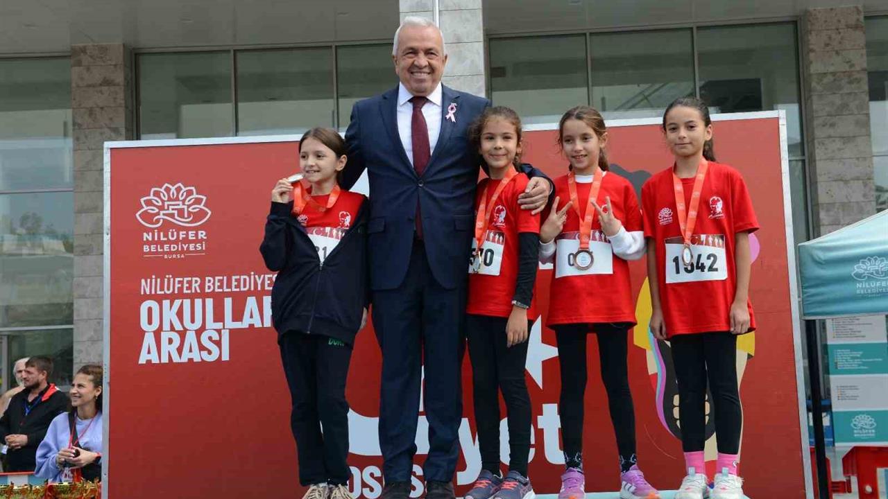 Bursa'da Cumhuriyet Koşusu Ödül Töreni Yapıldı