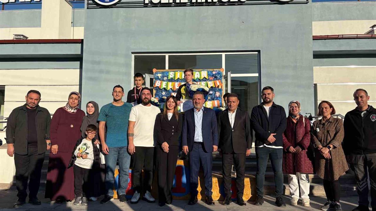 Yenikent’te Yüzme Müsabakası Finali Gerçekleşti