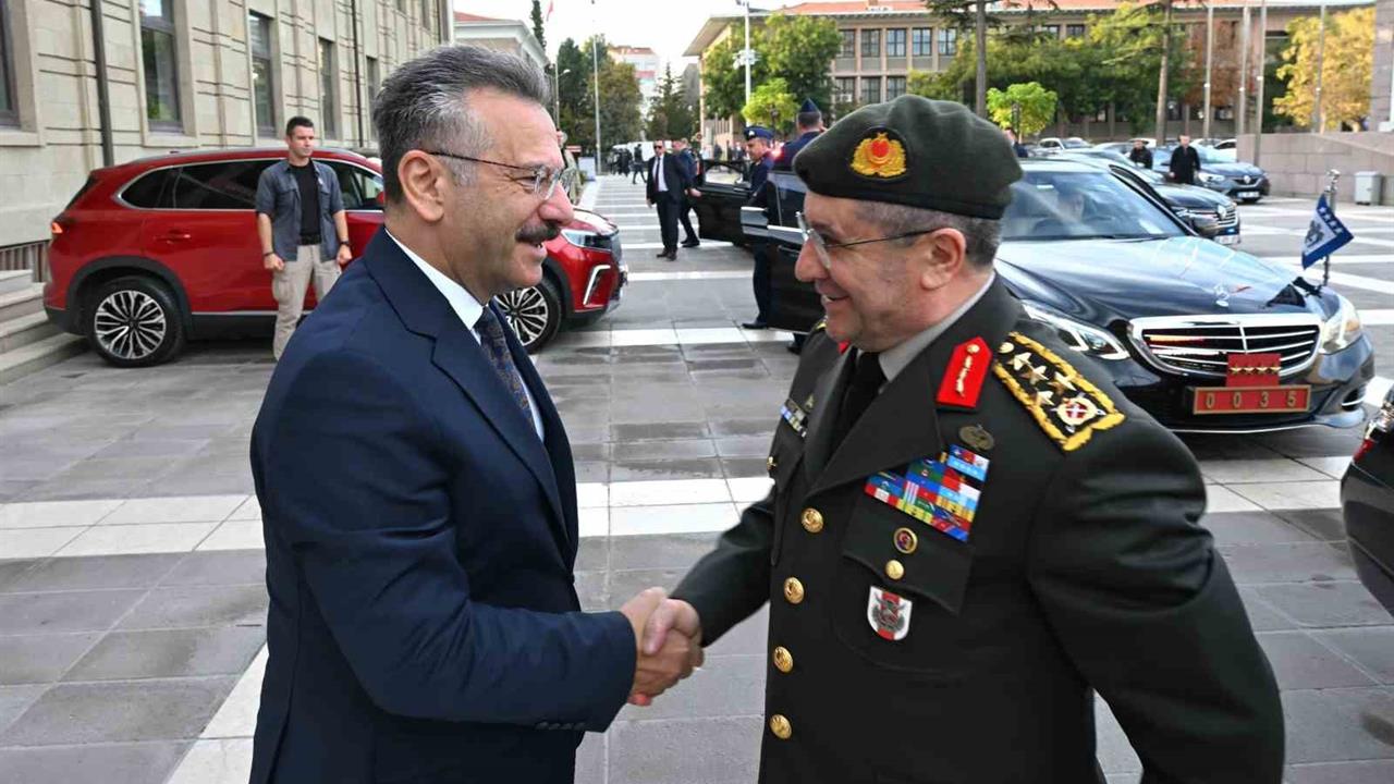 Genelkurmay Başkanı Eskişehir'de Vali Aksoy'u Ziyaret Etti