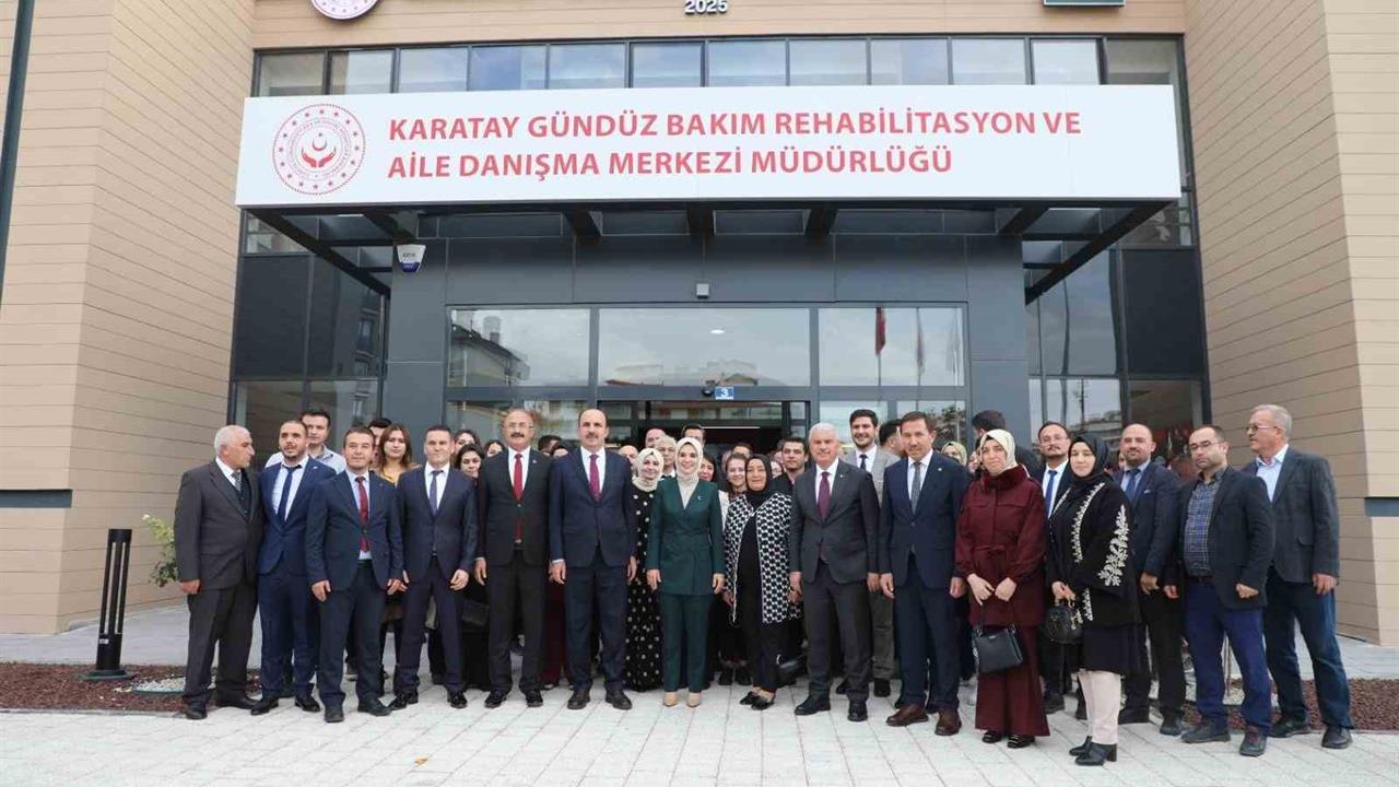 Bakan Göktaş, Konya'da Evlilik Nikahında Şahitlik Yaptı