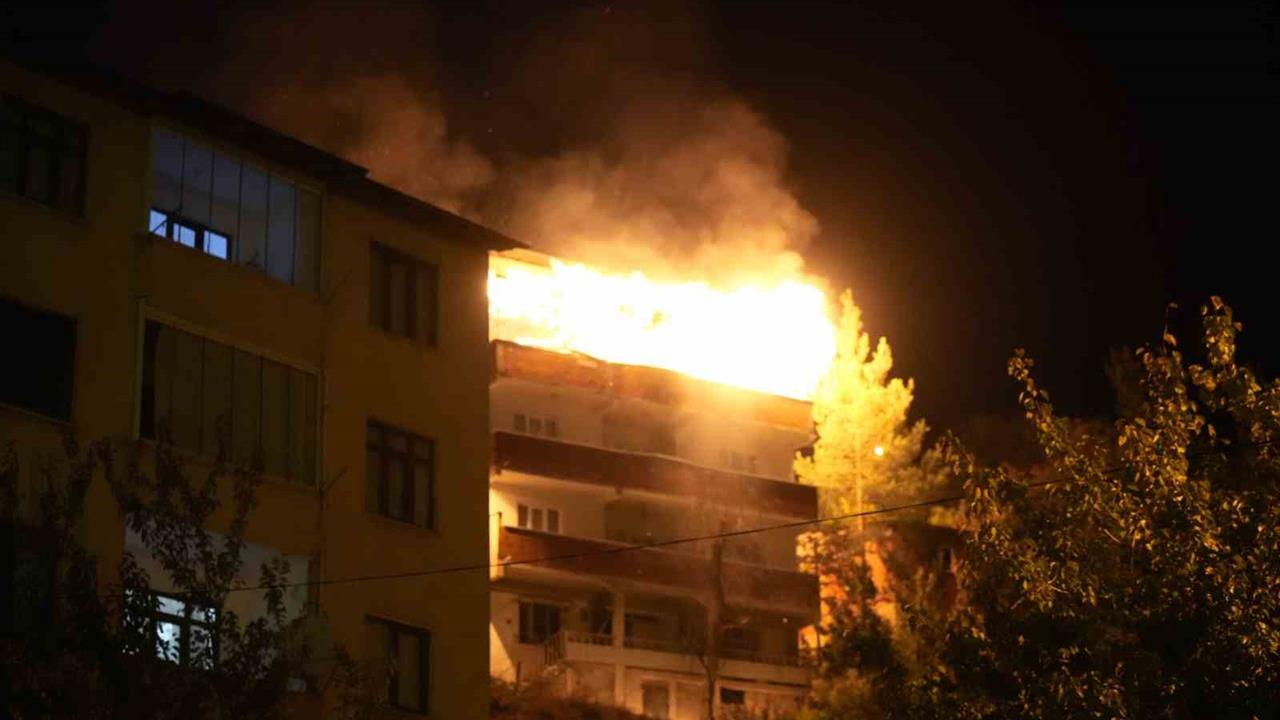 Gümüşhane'de 4 Katlı Binada Yangın: Facia Önlenmişti