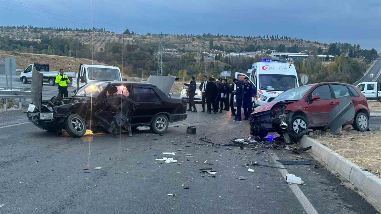 Malatya'da Trafik Kazası: 3 Yaralı