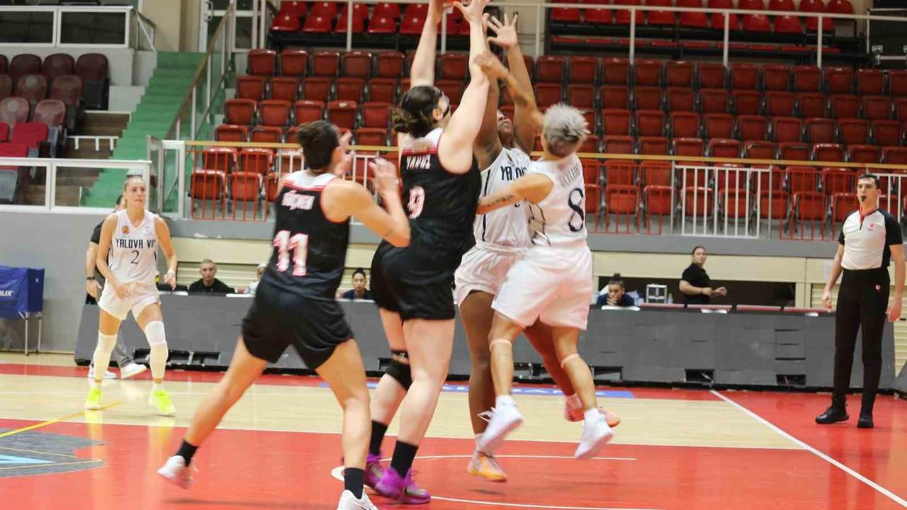 Yalova VİP, Mersin Gençlerbirliği'ne Yenildi