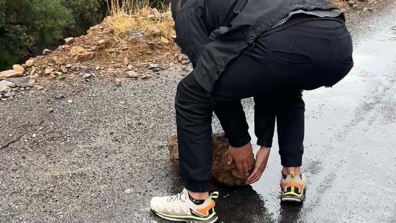 Şemdinli-Derecik Yolunda Kaya Temizliği: Dağcılar Görevde