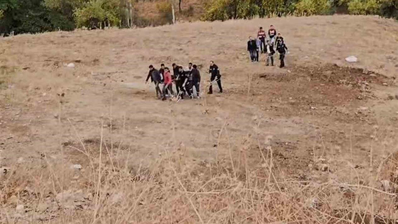 Diyarbakır'da Tarlada Erkek Cesedi Bulundu