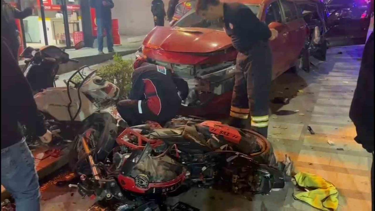 Tekirdağ'da Zincirleme Kaza: 2 Yaralı