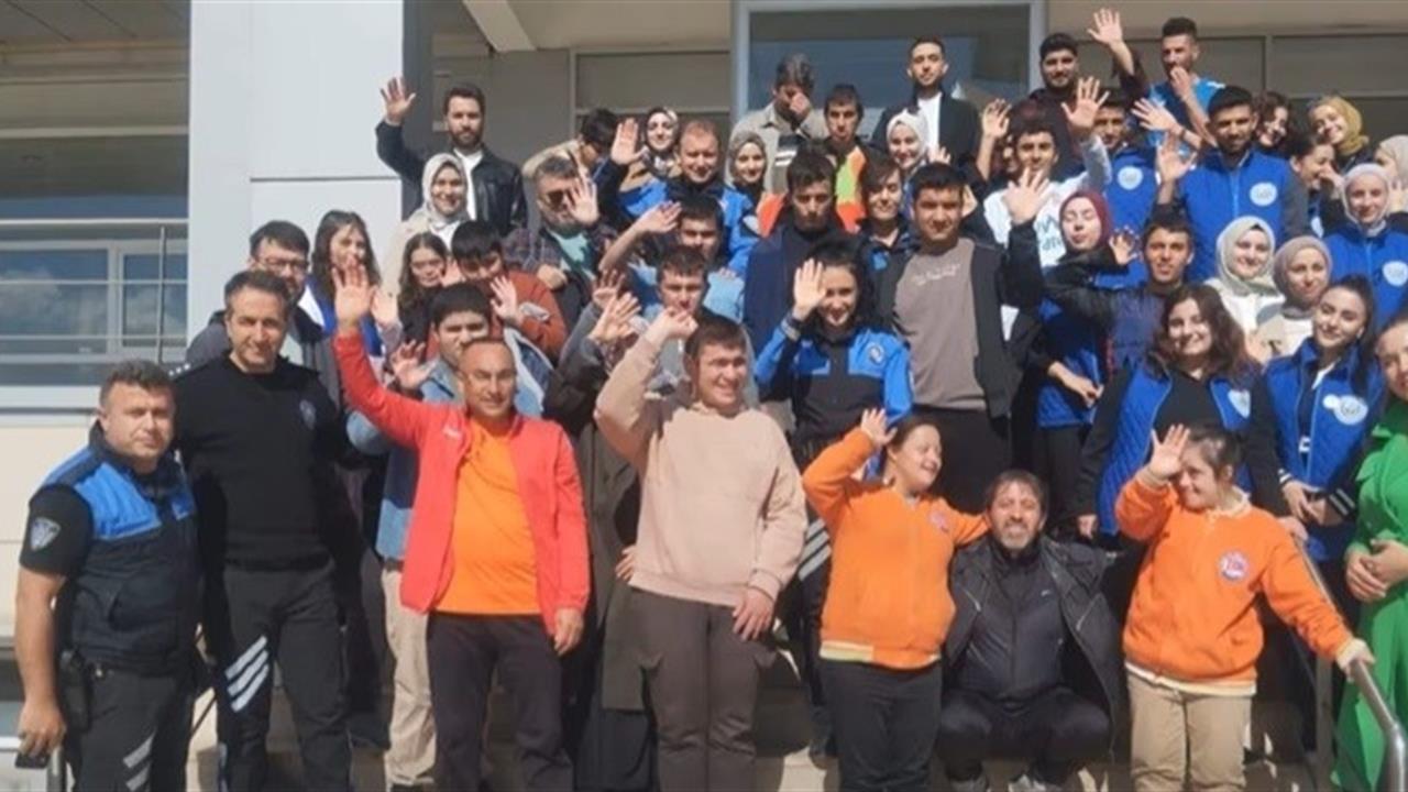 Erzincan'da Özel Çocuklara Moral Etkinliği Düzenlendi
