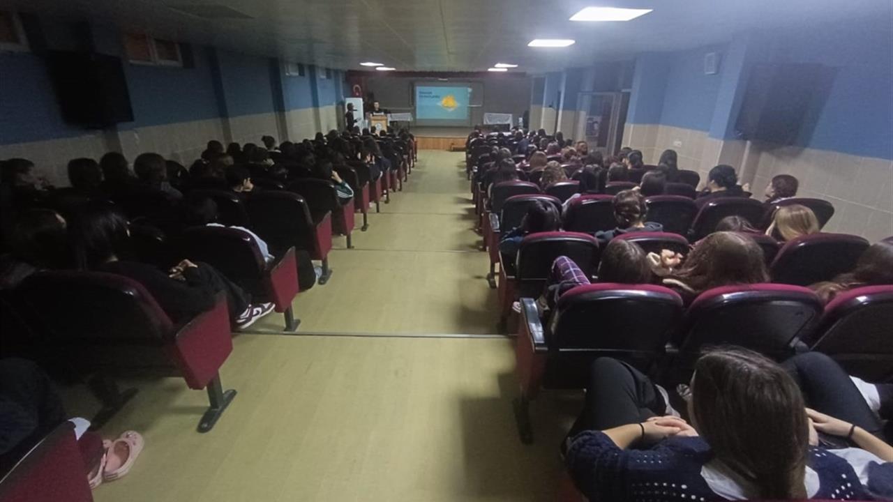 Tekirdağ'da Öğrencilere Afet Farkındalık Eğitimi Verildi