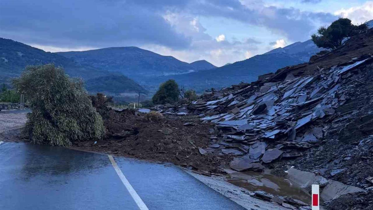 Gökçeada'da Sel Felaketi: Evler ve İş Yerleri Sular Altında Kaldı