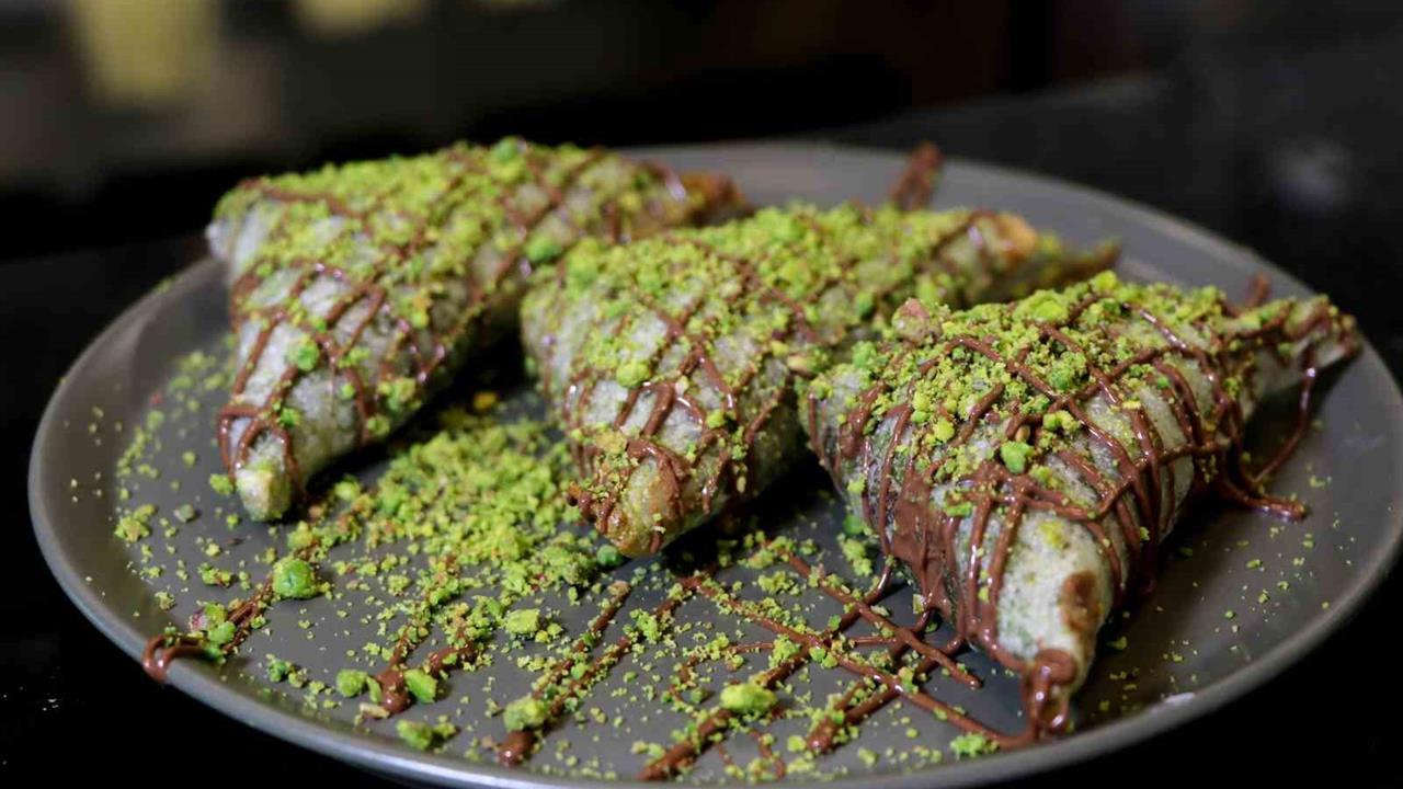 Adana'da Patenti Alınan 'Adana Bombası' Sattığı Gibi Tükeniyor