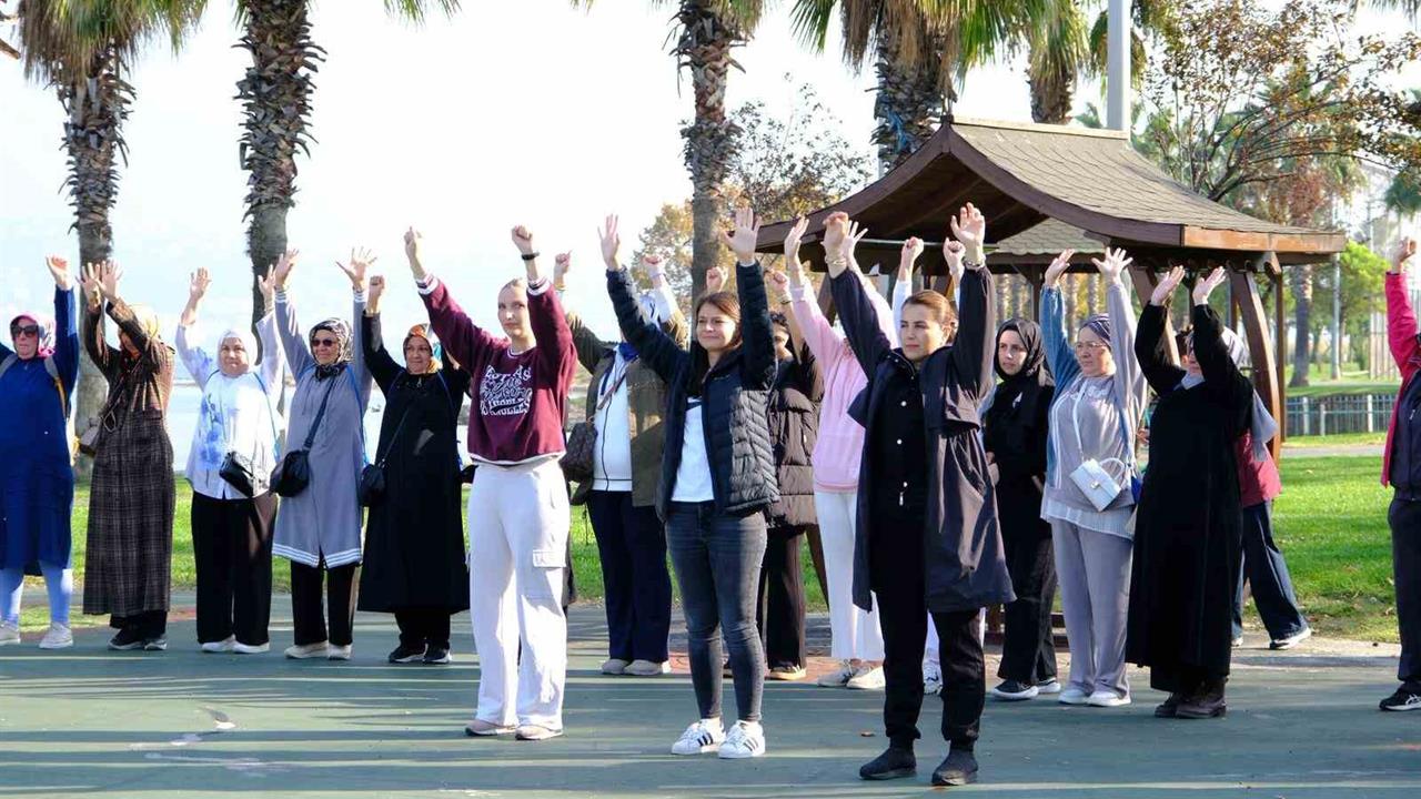 Kocaeli'de Sağlıklı Yaşam Yürüyüşü Düzenlendi
