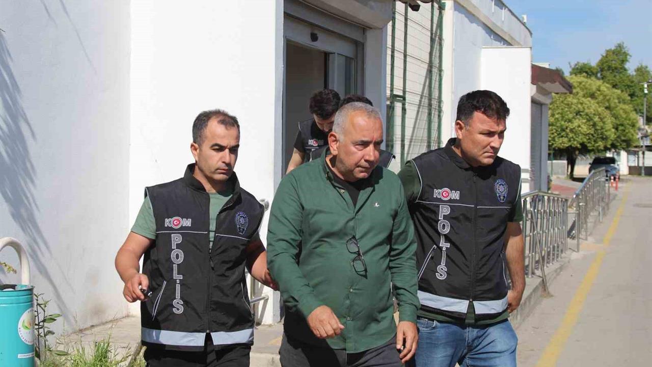 Adana'da Başkan Tekin'in Eşine Rüşvet İddiası