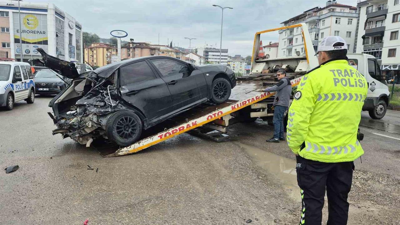 Bartın'da Feci Kaza: 1 Ölü, 2 Yaralı