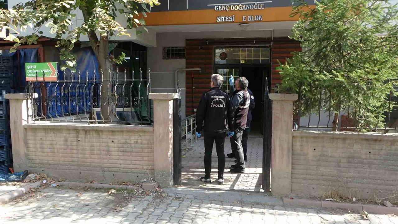 Malatya'da Balkon Kazası: Genç Kız Ağır Yaralı