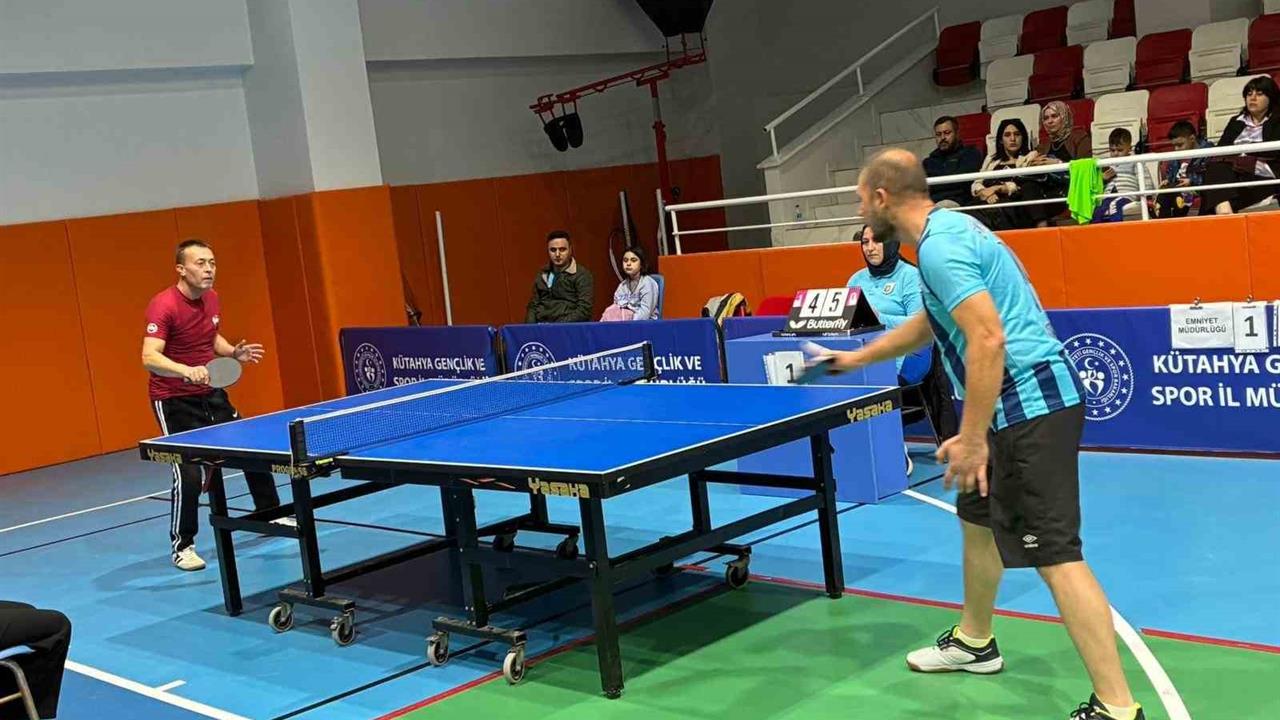 Kütahya'da Masa Tenisi Turnuvası Renkli Anlara Sahne Oldu