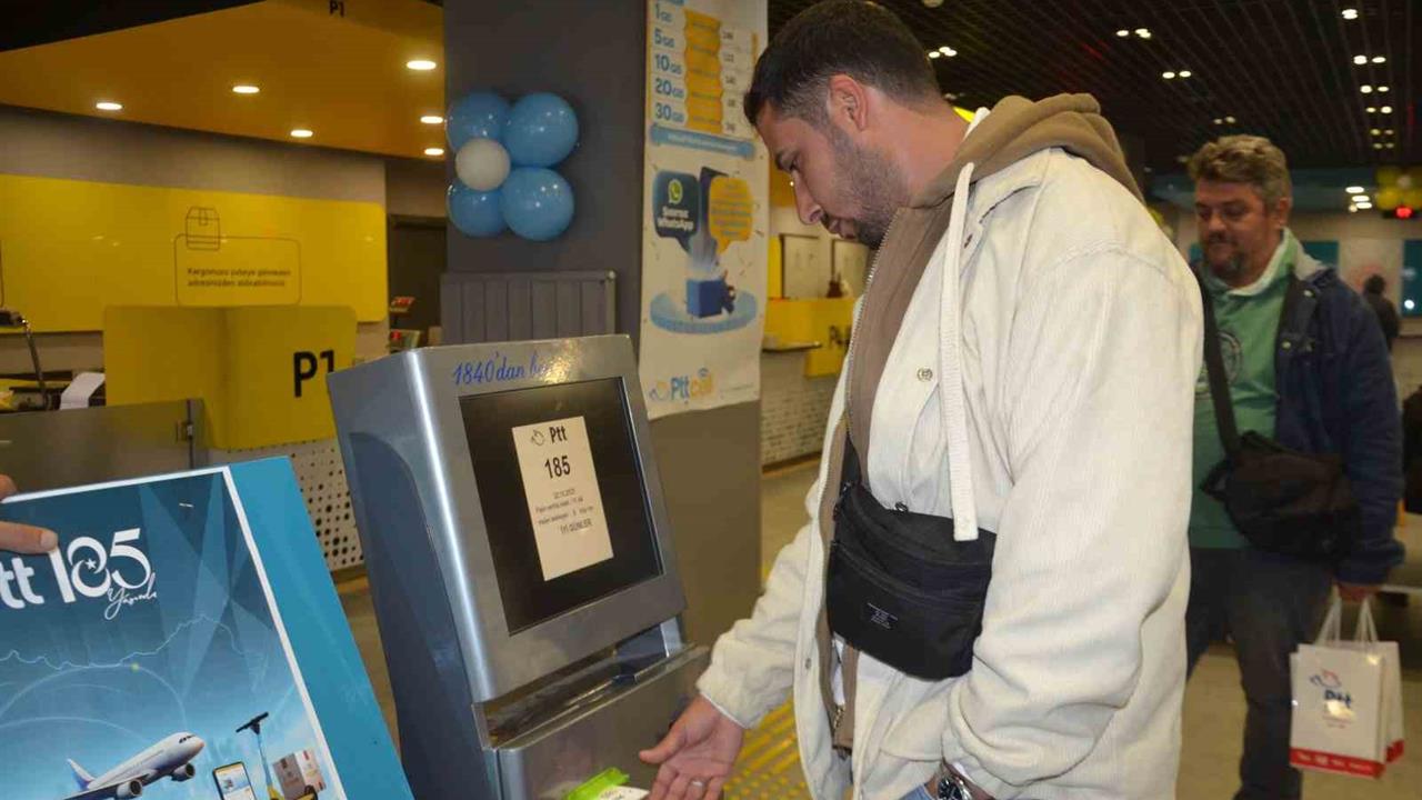 Balıkesir'de Ehliyet Yenileyen Şanslı Müşteri Ödüllendirildi