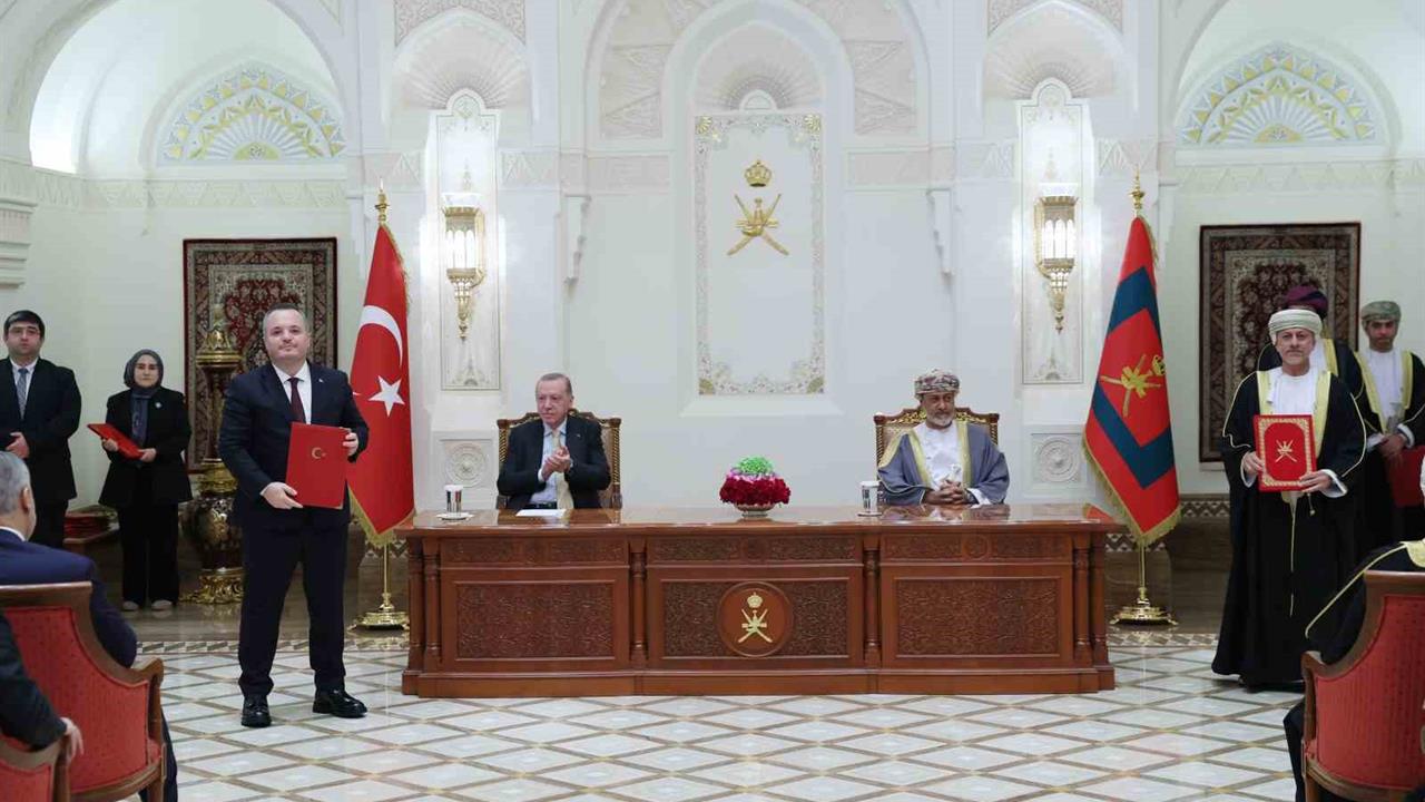 Türkiye ve Umman Arasında 16 Belge İmzalandı