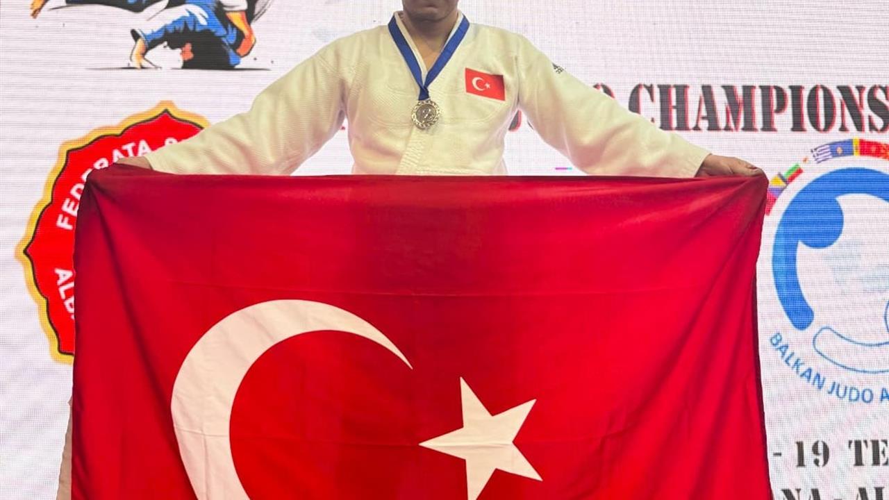 Yunusemre'den Judoda Çifte Madalya Başarısı