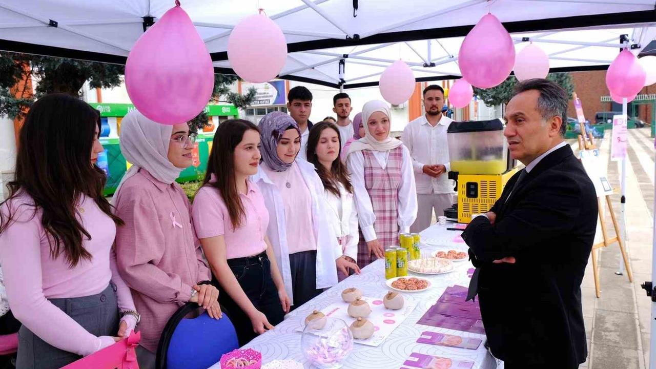 Tokat'ta Meme Kanseri Farkındalık Etkinliği Düzenlendi