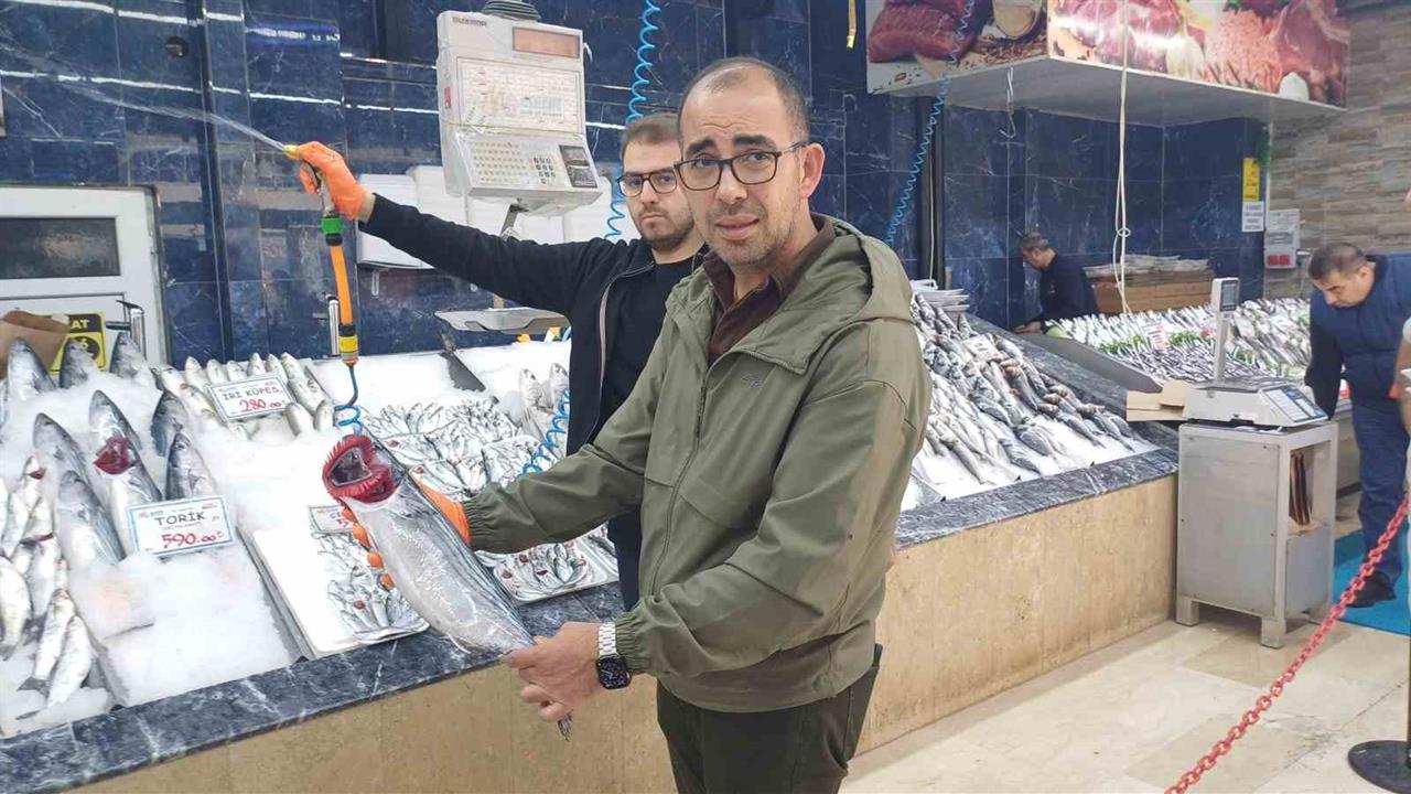 Kayseri'de Hamsi Bolluğu: Fiyatlar 100-200 TL Arasında Değişiyor