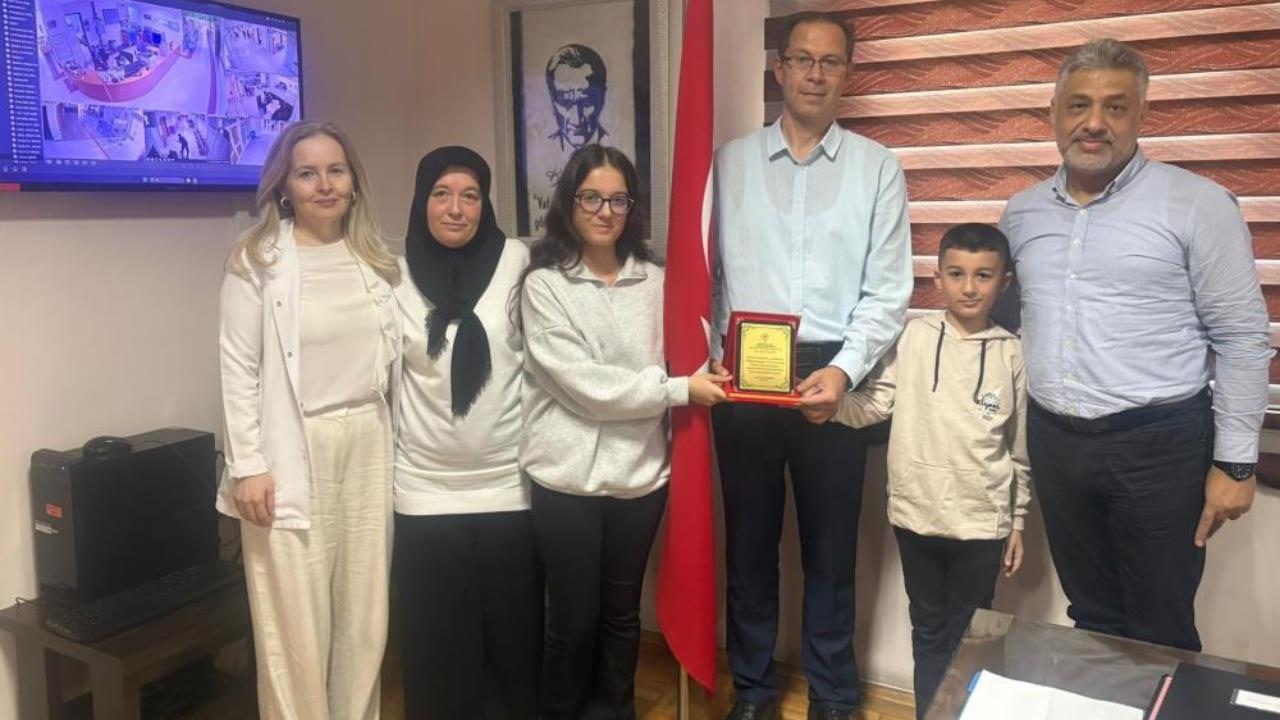 Silifke’de Bir Annenin Minnettarlığı: Kızının İyileştiği Hastaneye Çocuk Yatakları Bağışladı