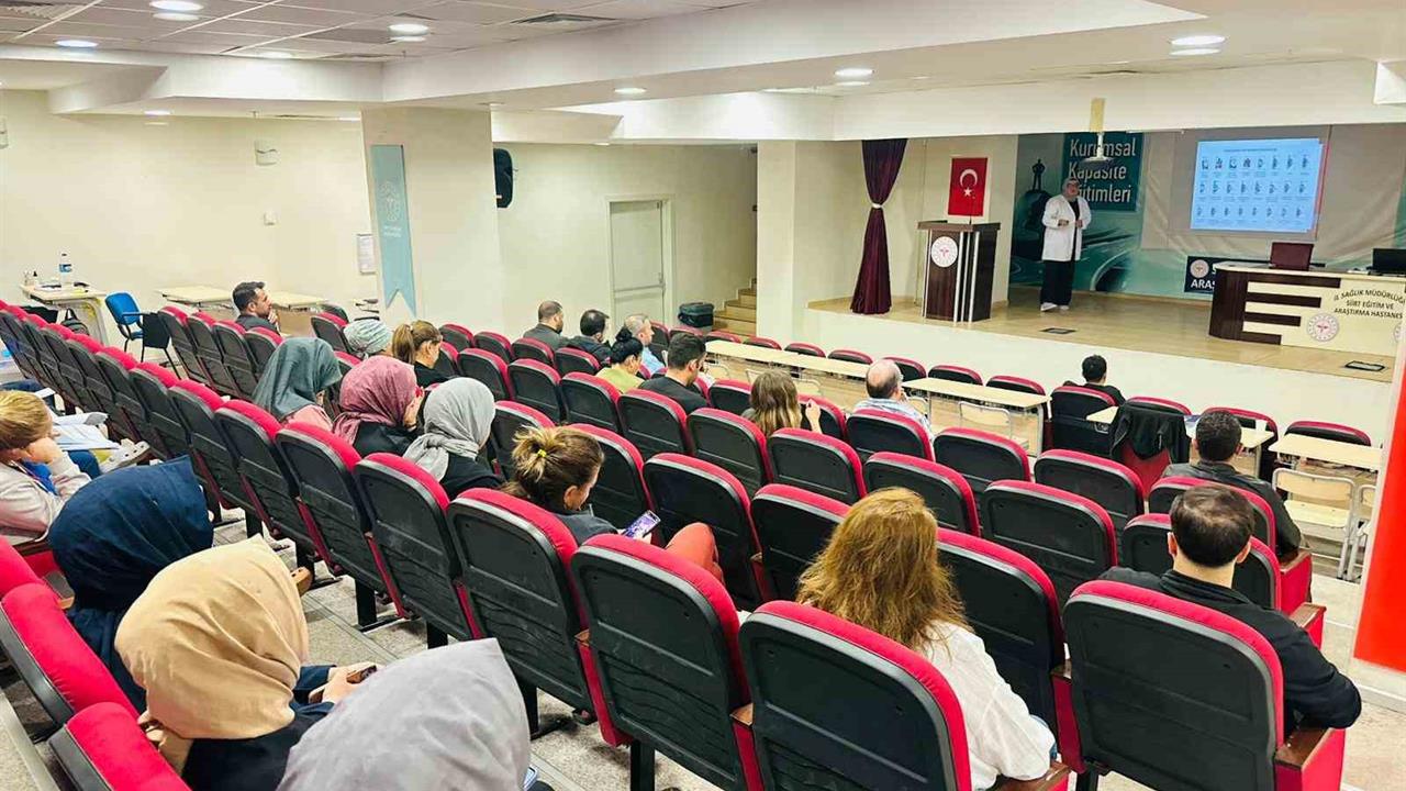 Siirt’te Klinik Rehberler Eğitimi Düzenlendi