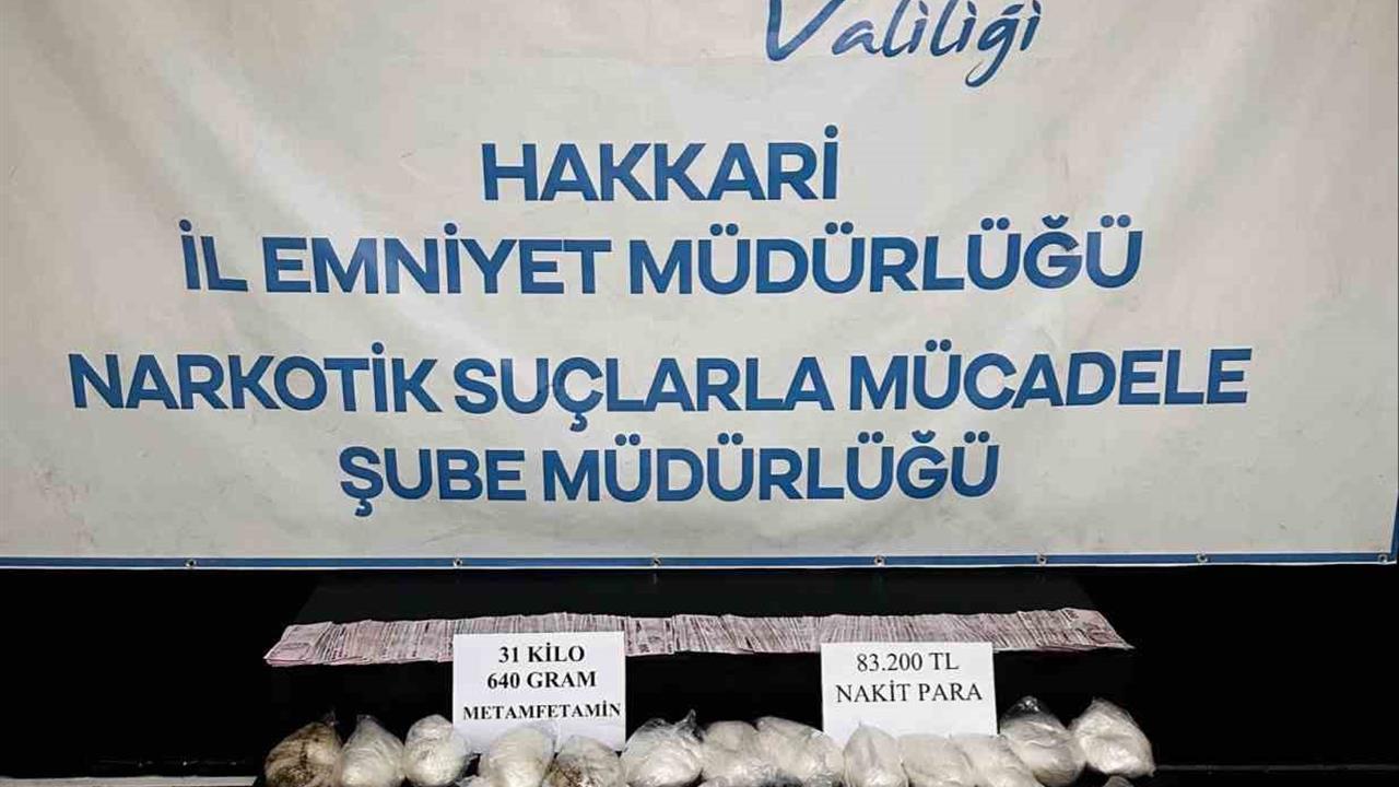 Hakkari'de 31 Kilo Uyuşturucu Operasyonu: 3 Gözaltı