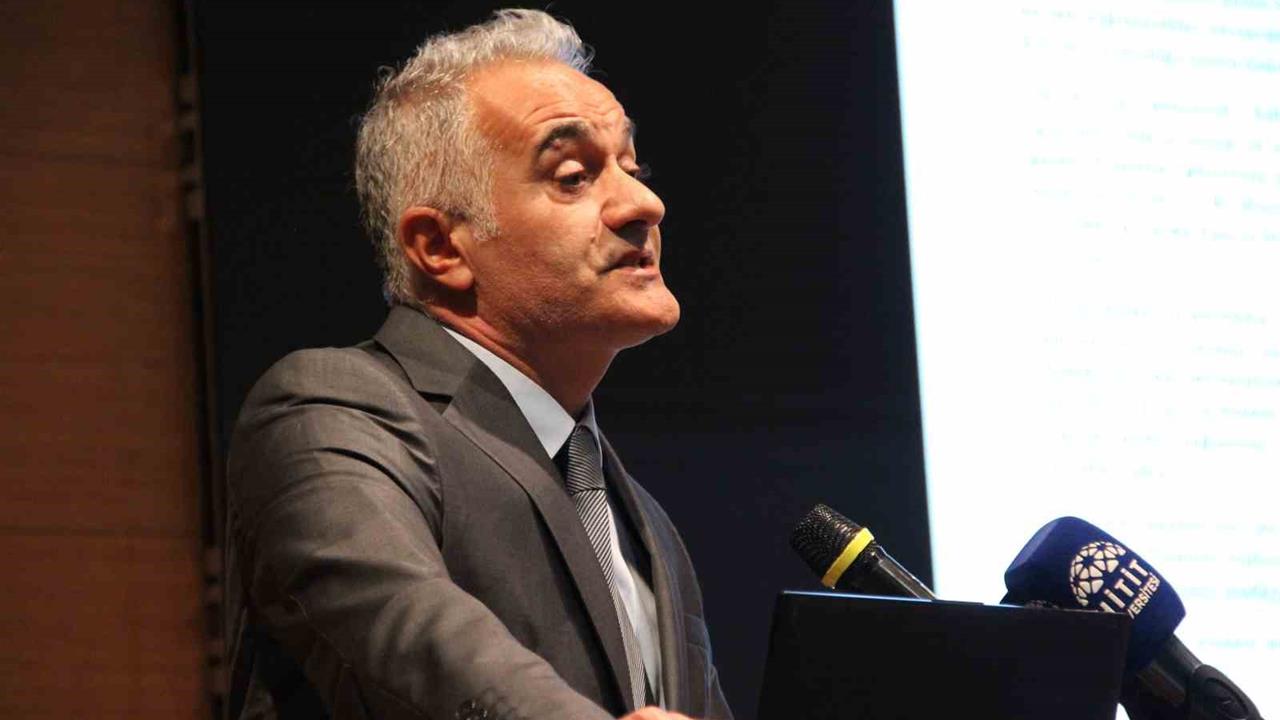 Çorum'da Osmanlı İdari Tarihi Tartışıldı