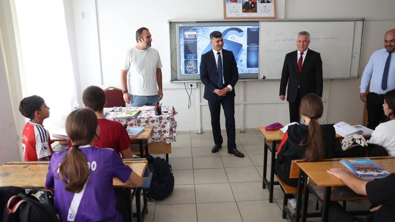 Başkan Vekili Şener'den Okul Ziyareti