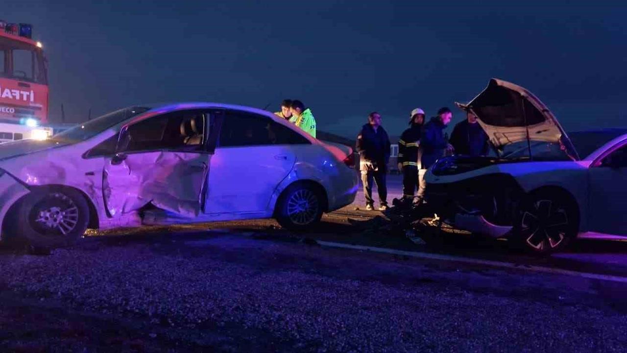 Çorum'da Trafik Kazası: 3 Yaralı