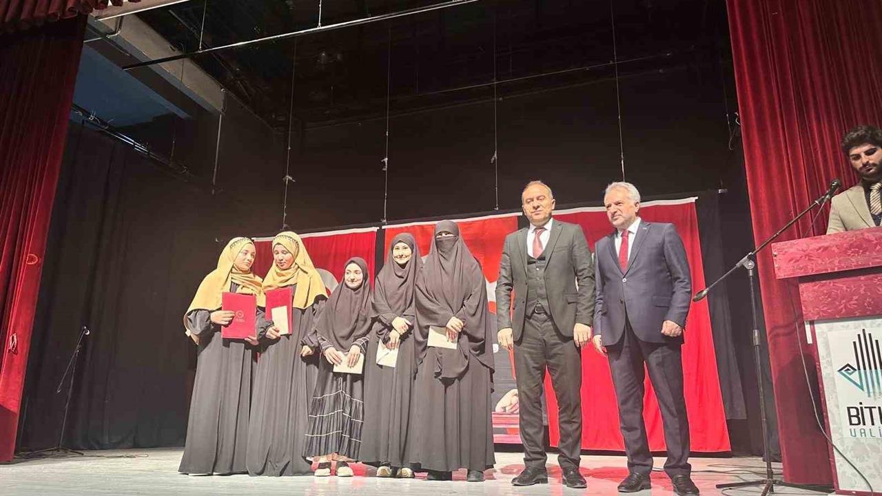 Bitlis'te İmam Hatip Okulları'nın Kuruluş Yıldönümü Kutlandı