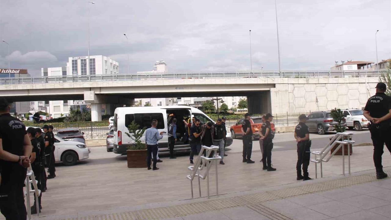 Antalya'da Silahlı Kavga: 2 Ölü, 6 Tutuklama