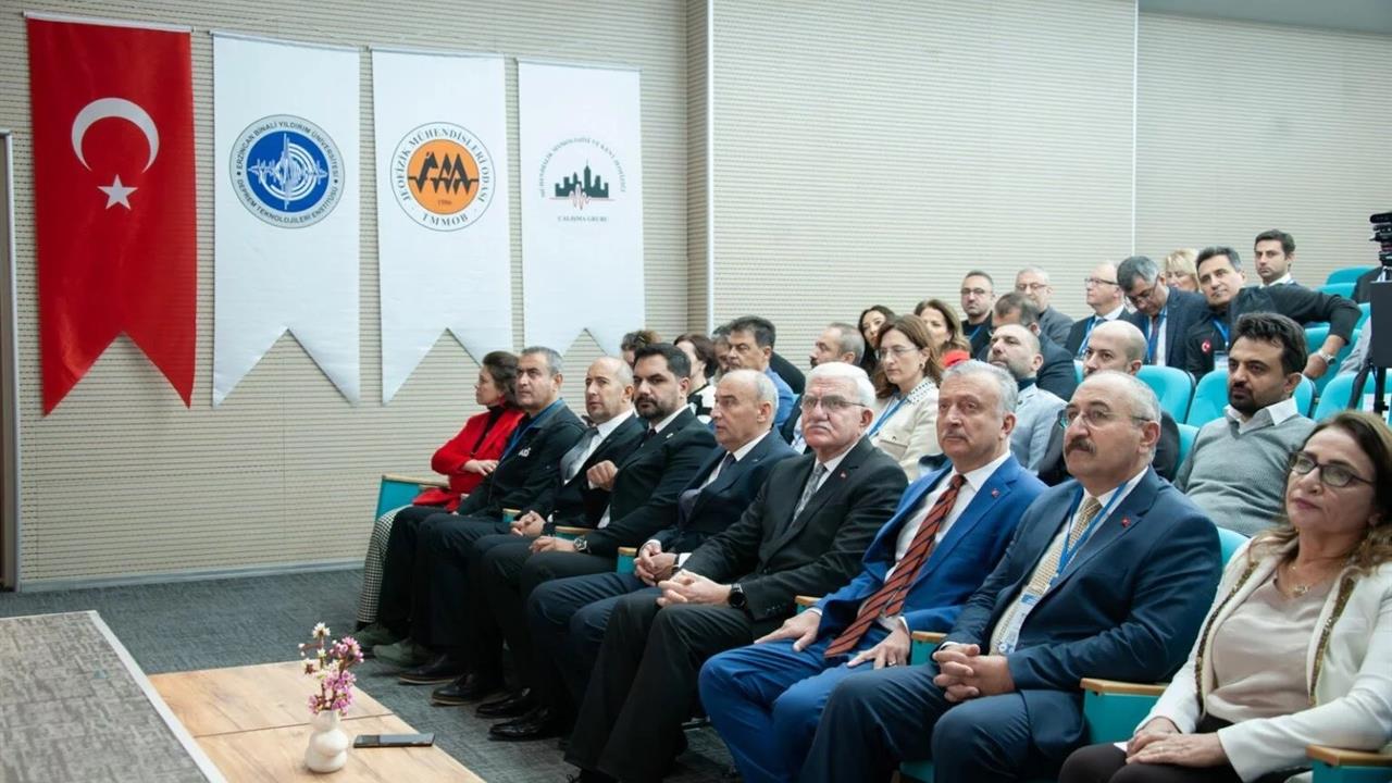 Erzincan'da Deprem Bilimcileri Sempozyumu Düzenlendi