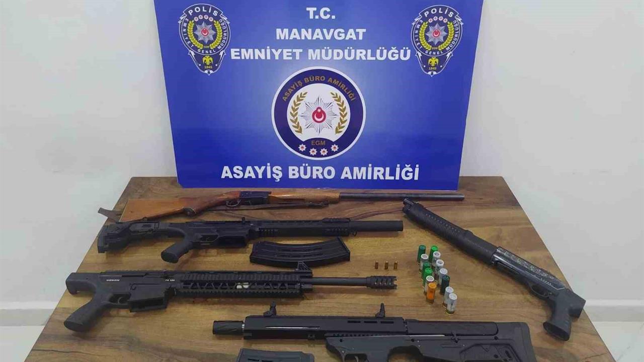 Manavgat'ta Eş Zamanlı Operasyon: 6 Gözaltı