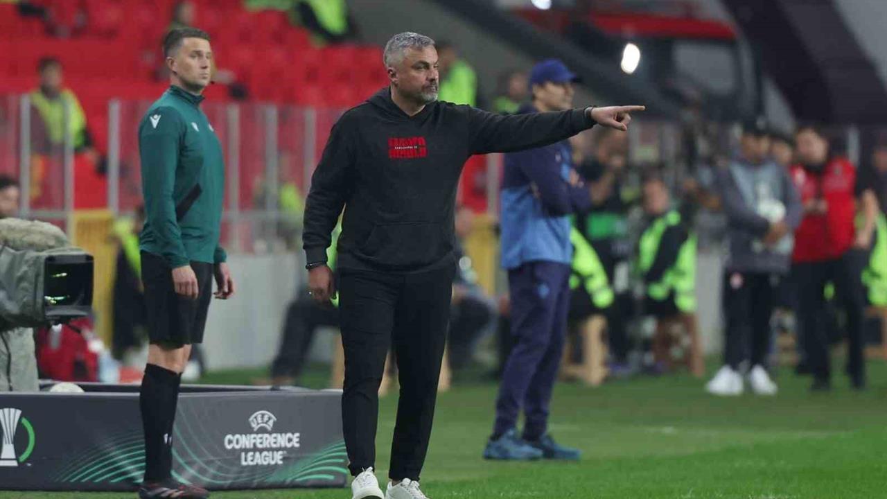 Samsunspor Teknik Direktörü Reis: Hoca Değişiklikleri Hızlı Oluyor