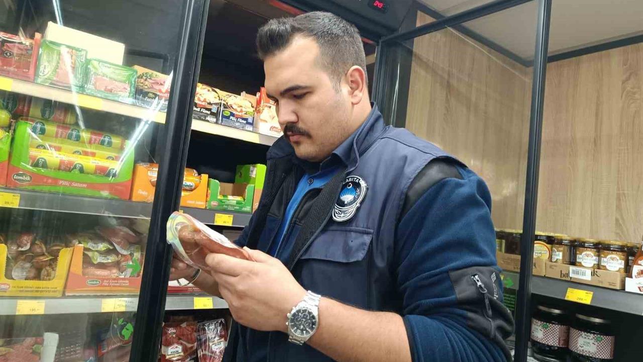 Sandıklı'da Zincir Market Denetimi: Fiyat ve Tarih Kontrolü