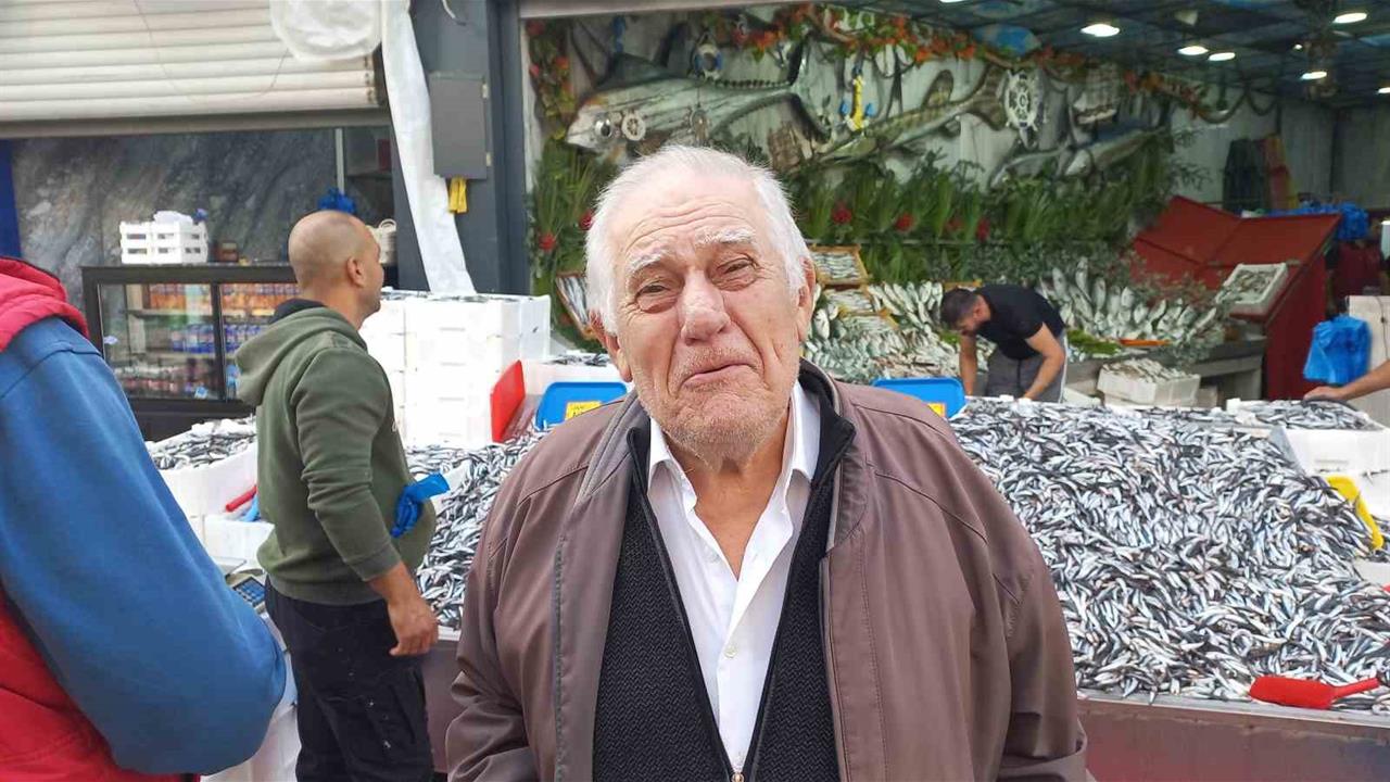 Edirne'de Hamsi Fiyatları Düşüşte: 100 Lira oldu