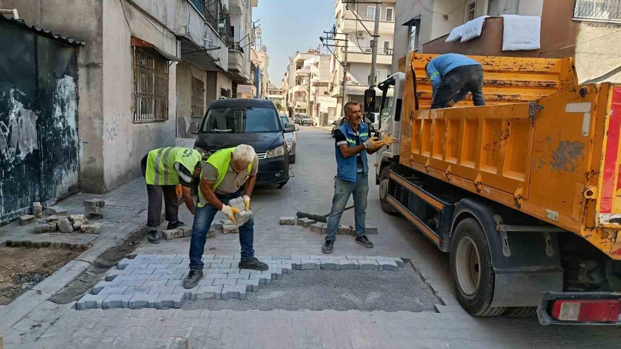 Mersin'de Akdeniz Belediyesi Sokakları Yeniliyor