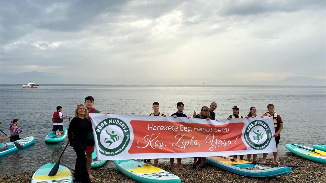 Mudanya'da Öğrenciler Suda Denge Sağladı